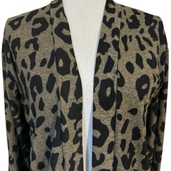 * ❤️PERFECT for FALL! ANIMAL PRINT OPEN FRONT CARDIGAN SWEATER MEDIUM - Picture 2 of 9